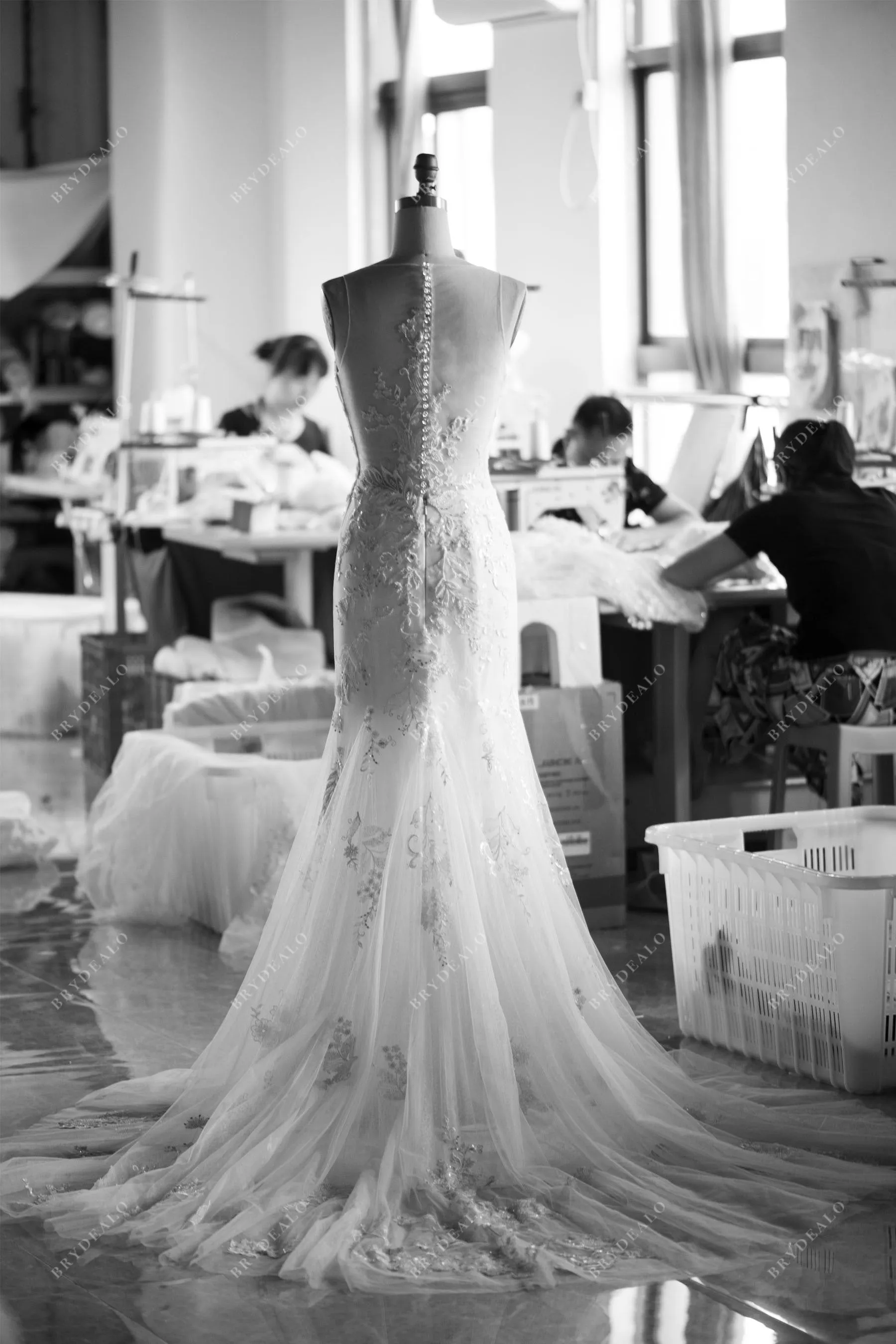 Beaded Floral Lace V-neck Mermaid Wedding Dress