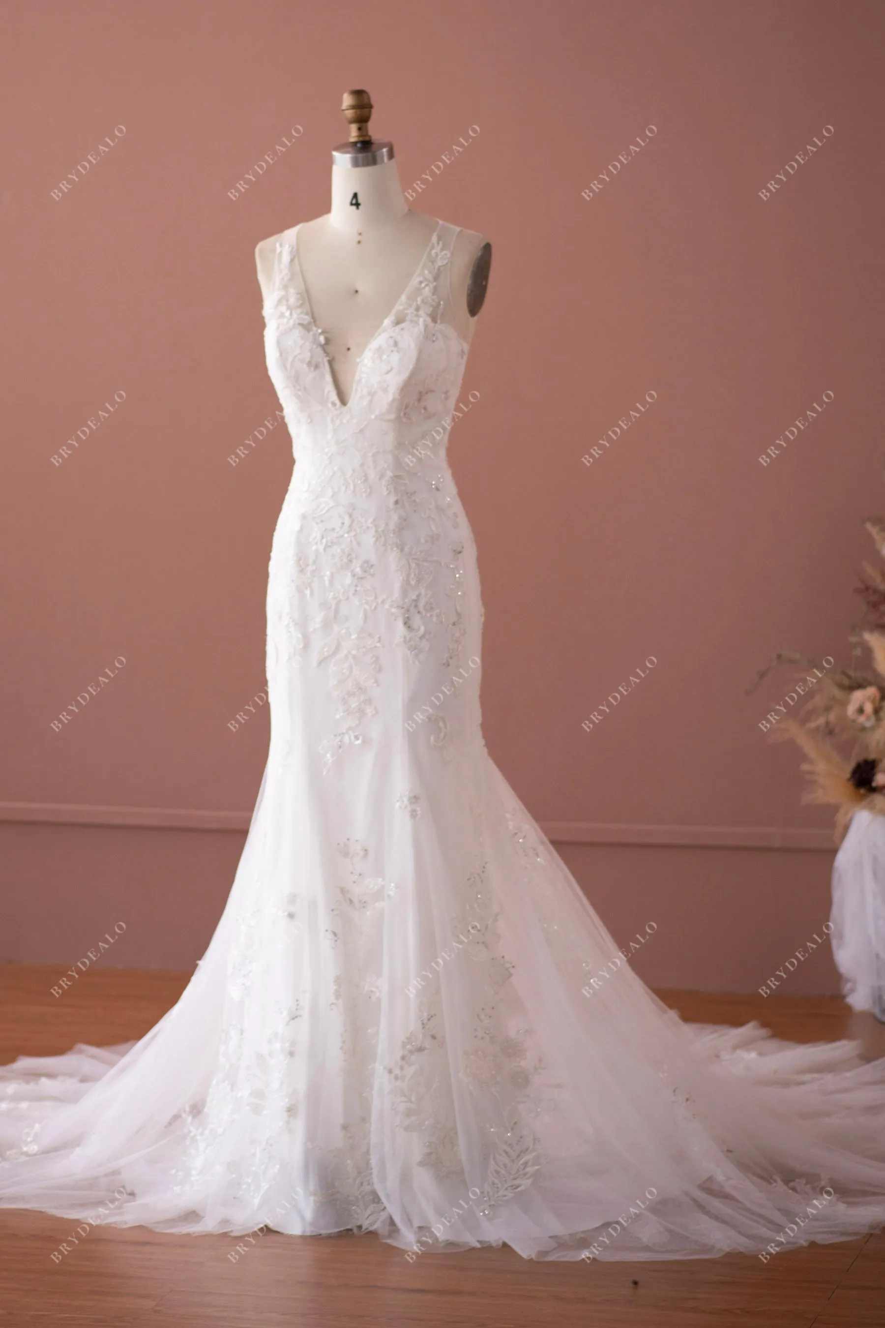 Beaded Floral Lace V-neck Mermaid Wedding Dress