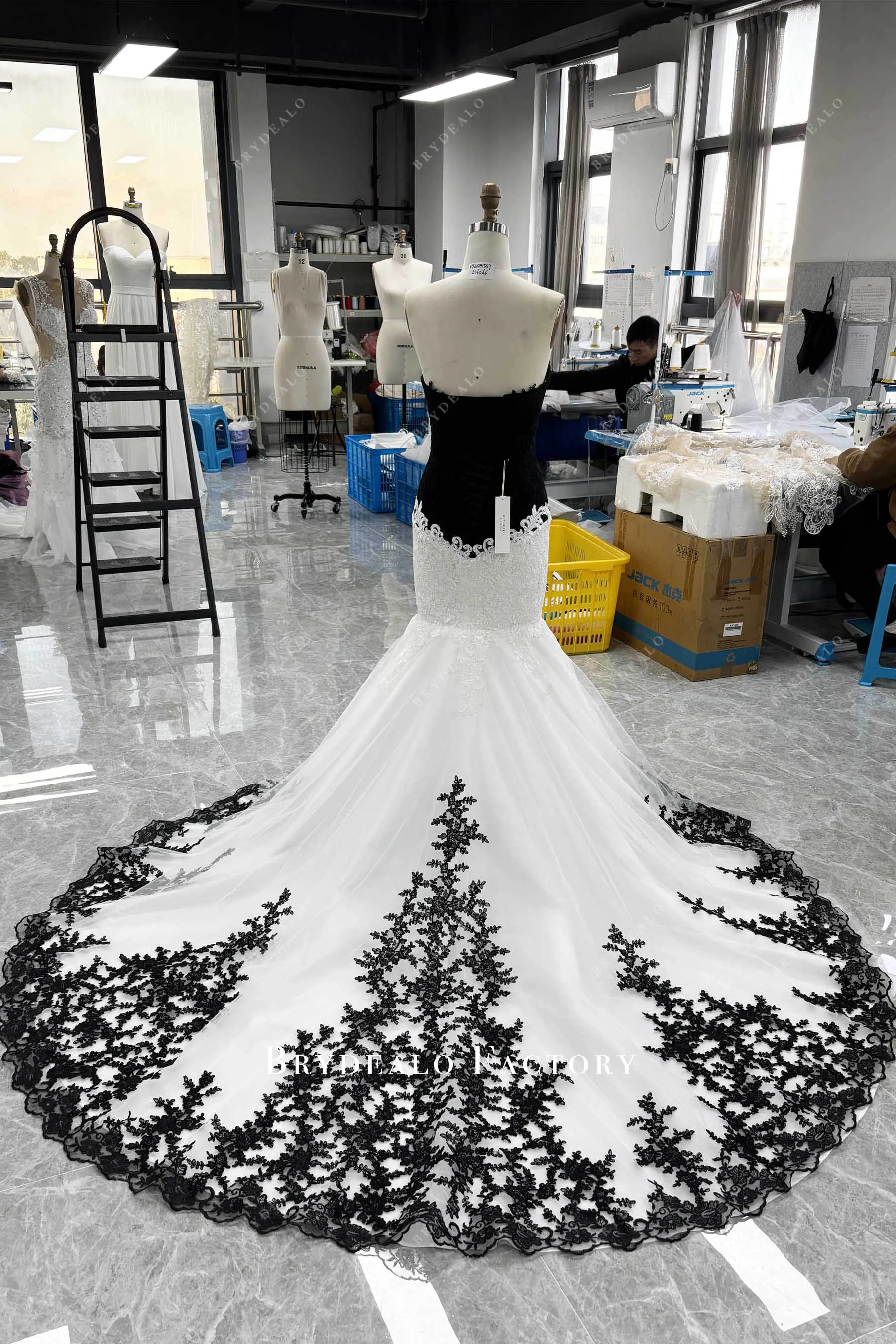 Black White Strapless Lace Mermaid Wedding Dress
