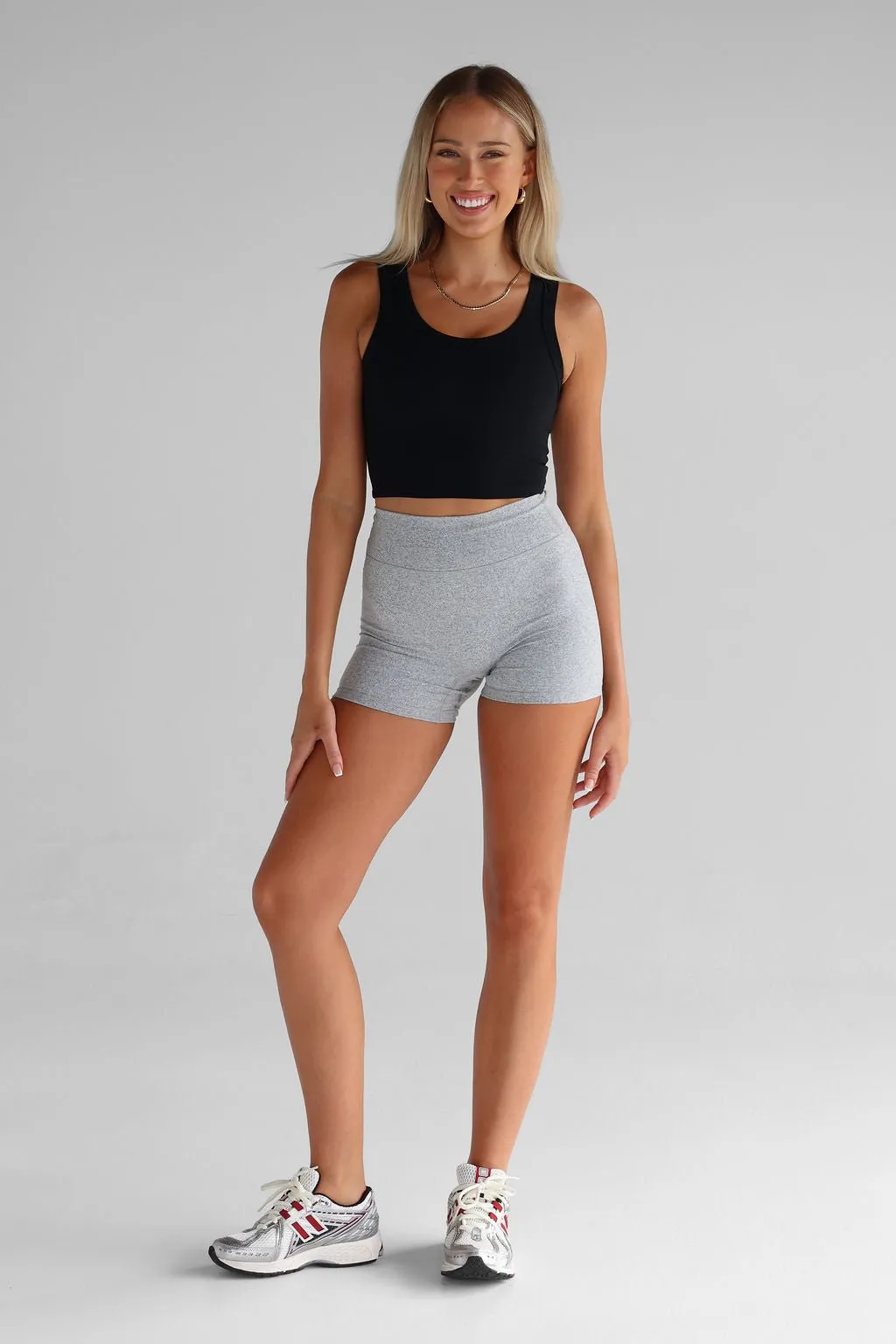 Ribbed Scoop Neck Crop - Black